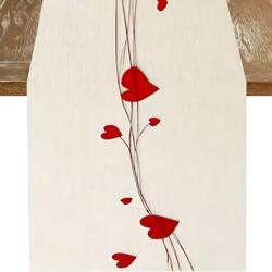 Tischläufer mit roten Herzen