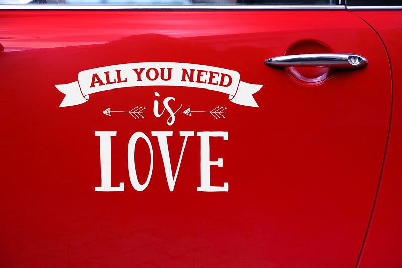 Hochzeitsauto Aufkleber All you need is Love