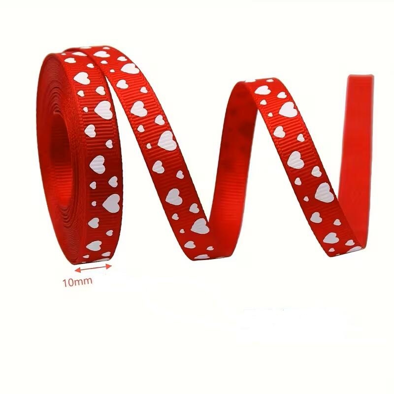 Ruban en satin 10 mm rouge avec cœurs – 4,5 mètres
