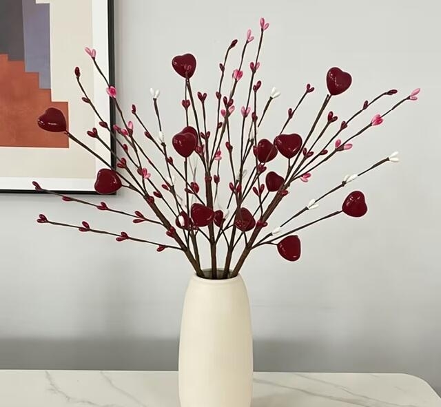 Fleurs artificielles avec cœurs rouges  40cm 2 pièces