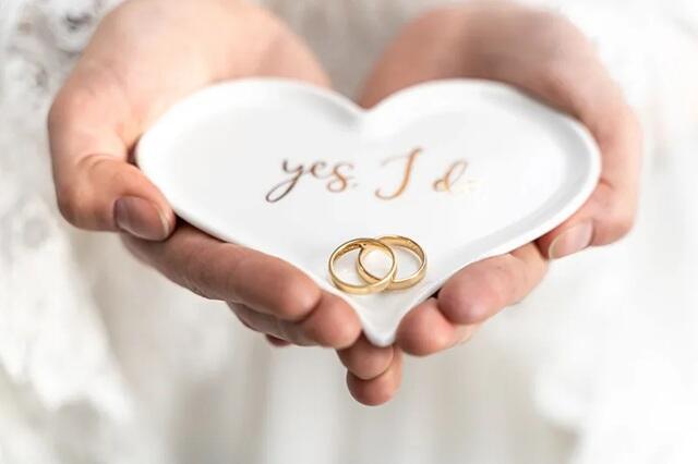 Porte-alliances en porcelaine cœur