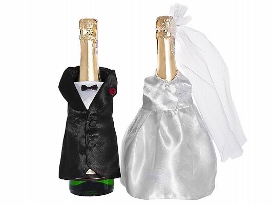 Champagnerflasche Brautpaar Kleidung