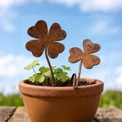 Pique de jardin trèfle à quatre feuilles rustique en métal